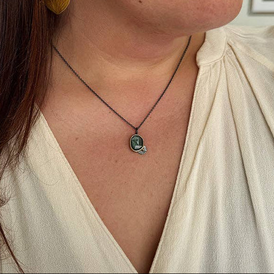 Moss Aquamarine Guppy Necklace