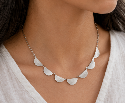 Scalloped Chain Necklace