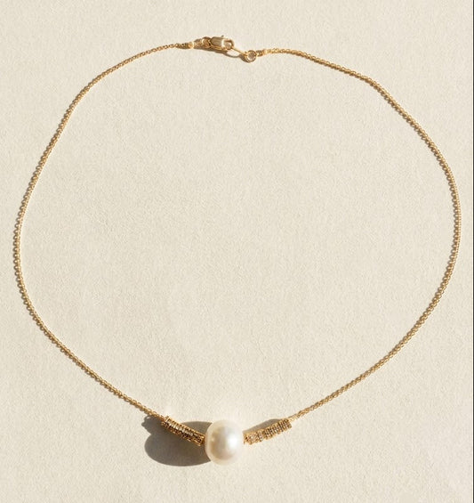 Round Pearl Pendant Necklace