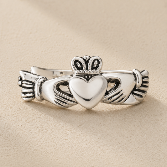 Mini Claddagh Ring