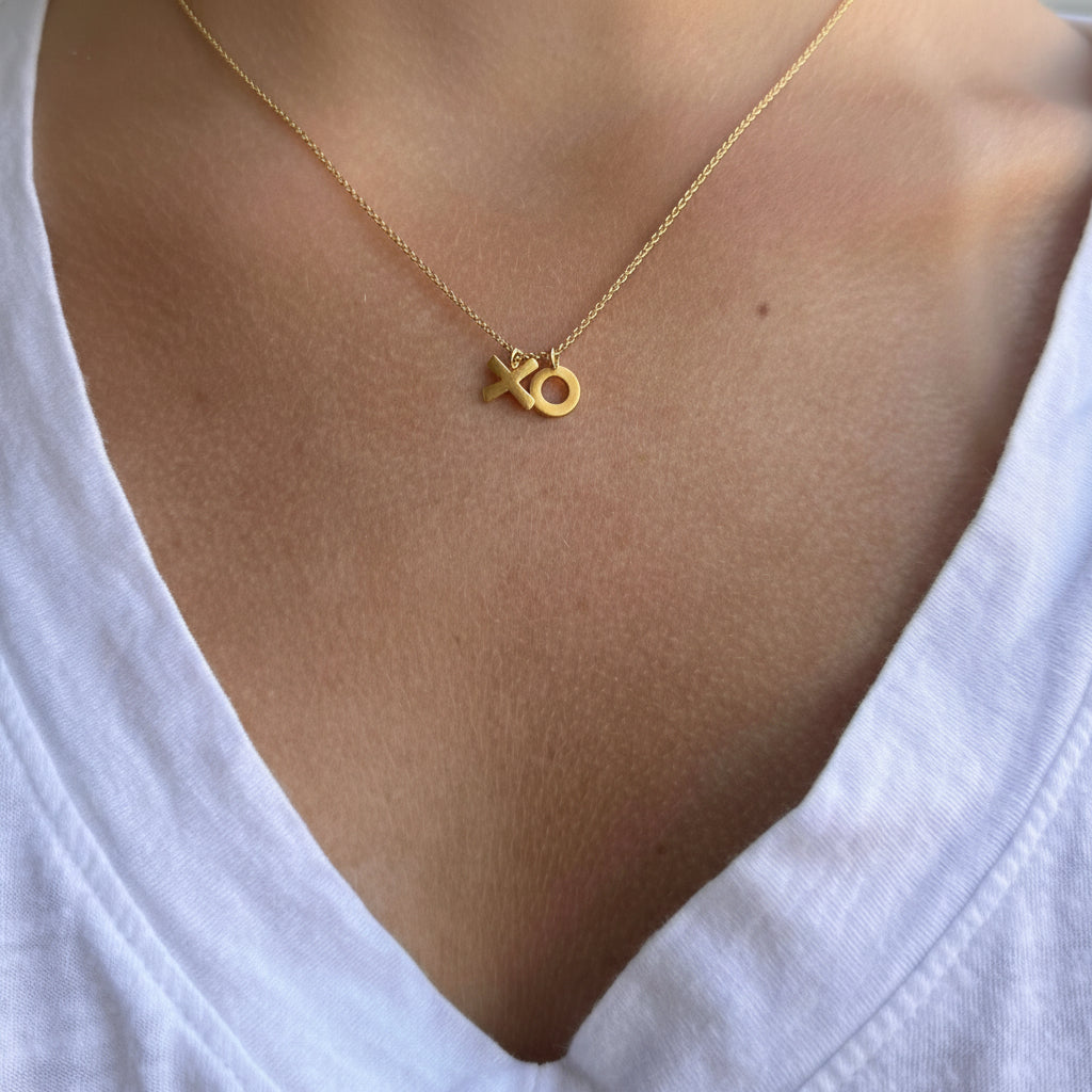 Tiny XO necklace