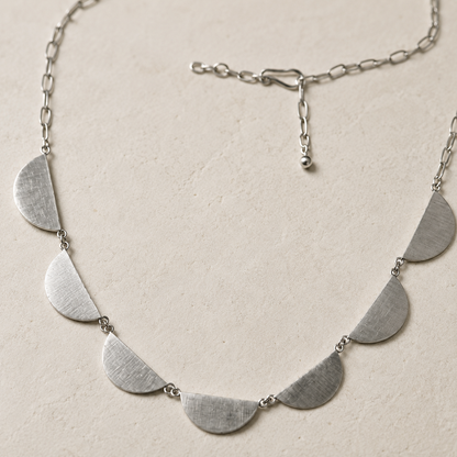 Scalloped Chain Necklace