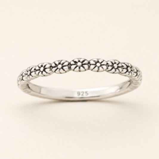 Tiny Flowers Ring