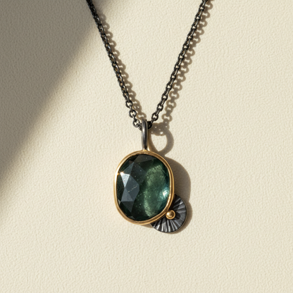 Moss Aquamarine Guppy Necklace